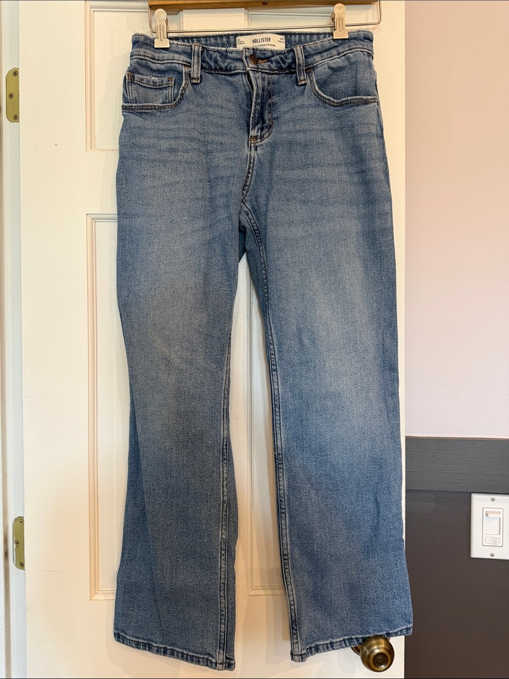Hollister Women's Medium Blue Low rise relaxed Straight Leg Jeans